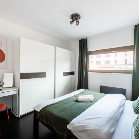 Spacious Apartments Near Karlin Square Praha Exteriér fotografie