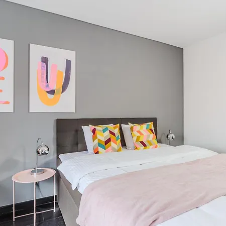 Spacious Apartments Near Karlin Square Praha Exteriér fotografie