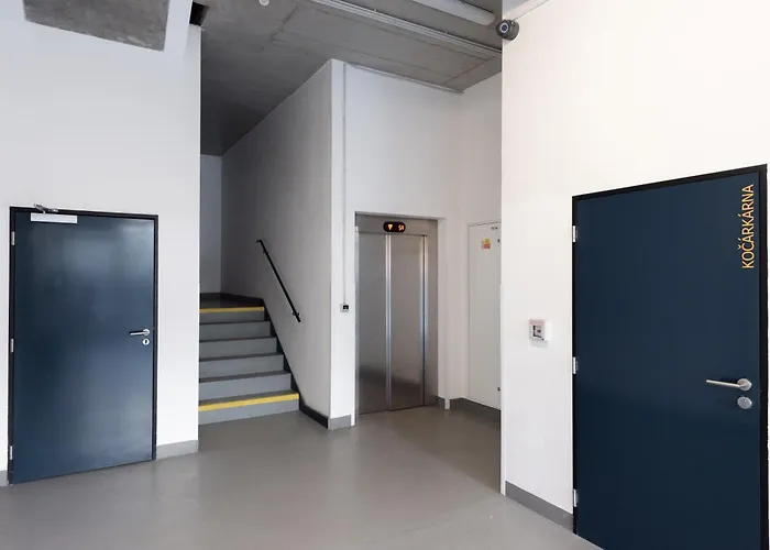 Spacious Apartments Near Karlin Square