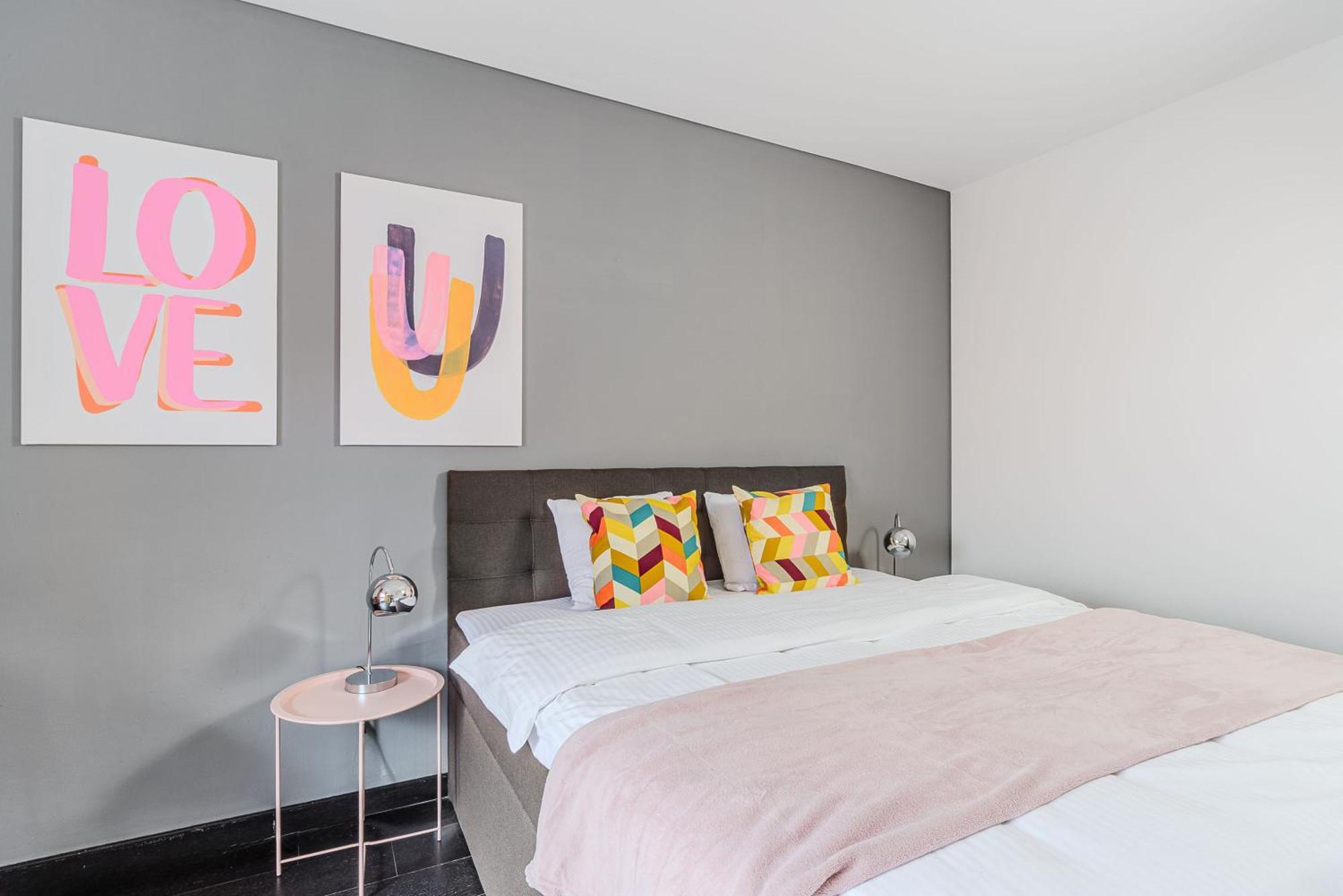 Spacious Near Karlin Square 公寓