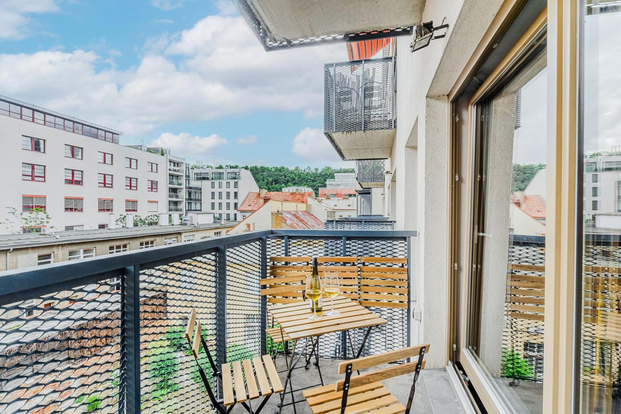 公寓 Spacious Near Karlin Square
