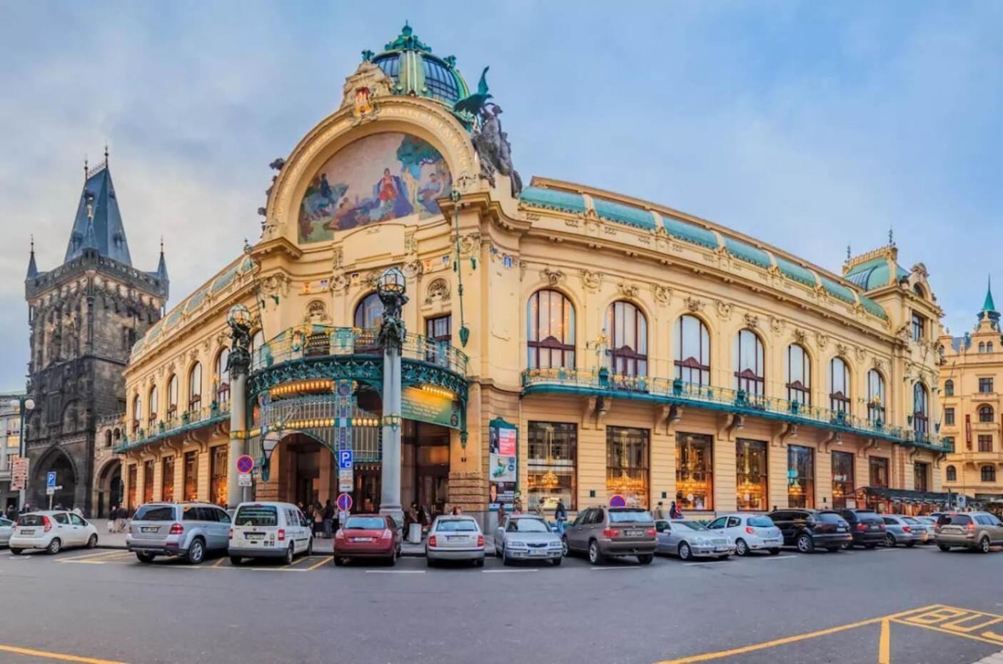 Spacious Near Karlin Square 公寓