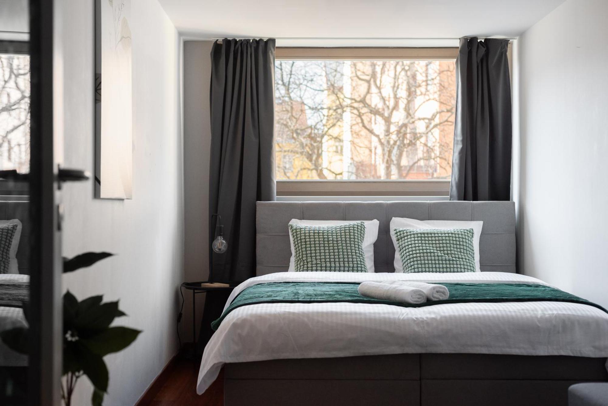 Apartment Spacious Near Karlin Square *