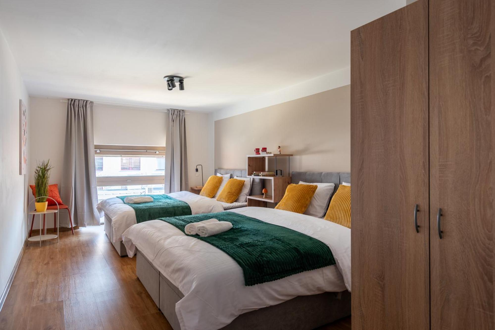 Spacious Near Karlin Square * 布拉格