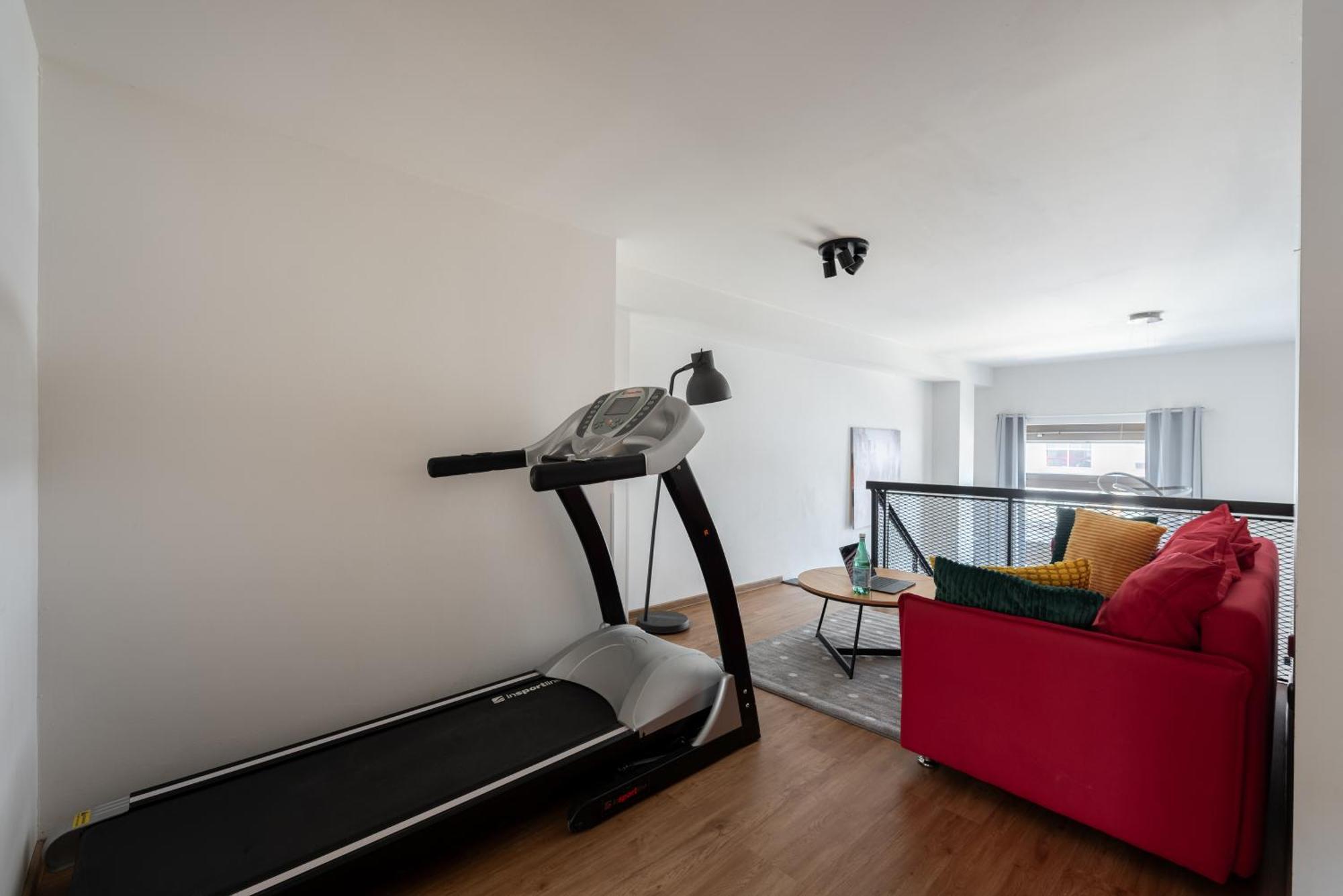 Spacious Near Karlin Square 公寓