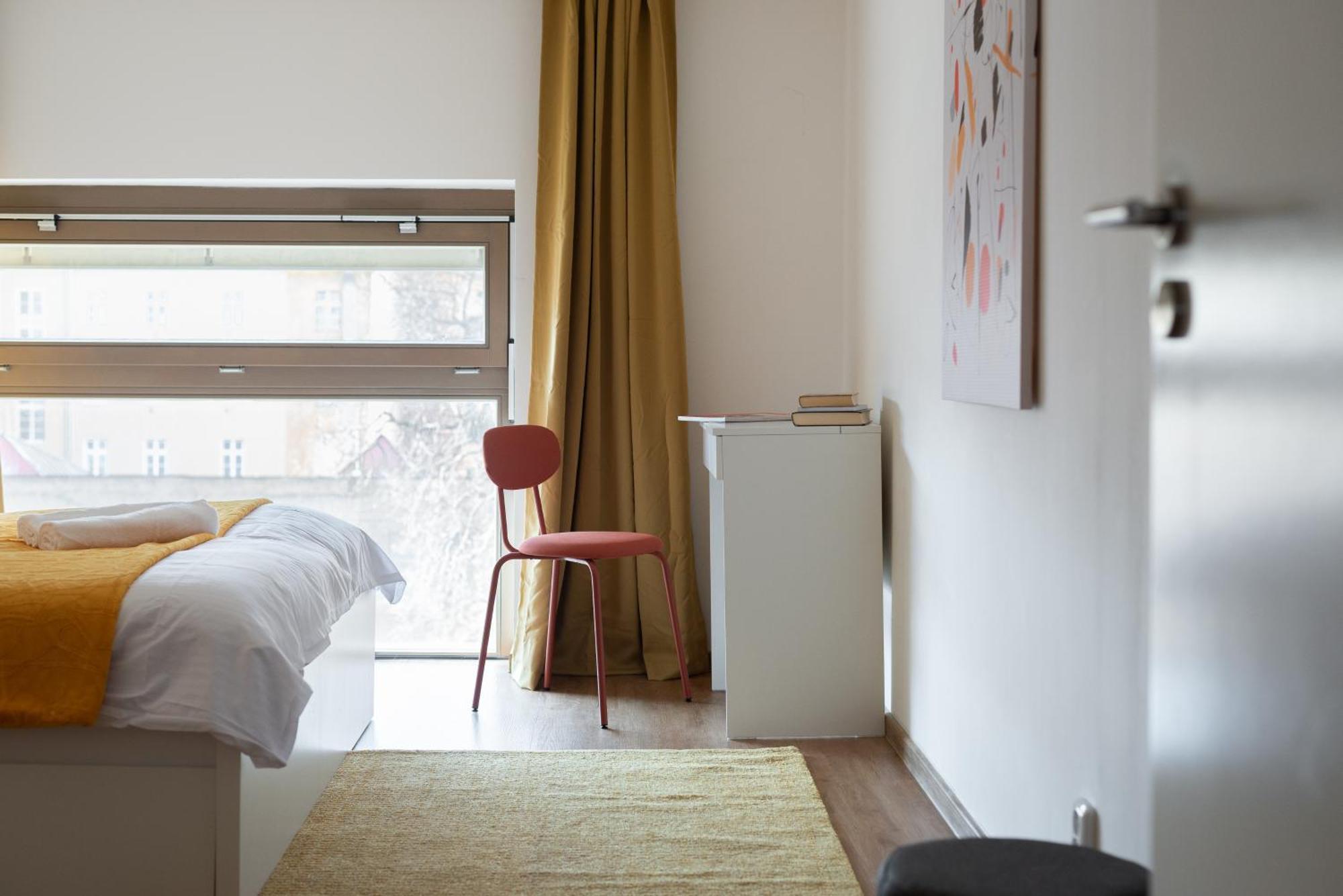 Spacious Near Karlin Square 公寓 *