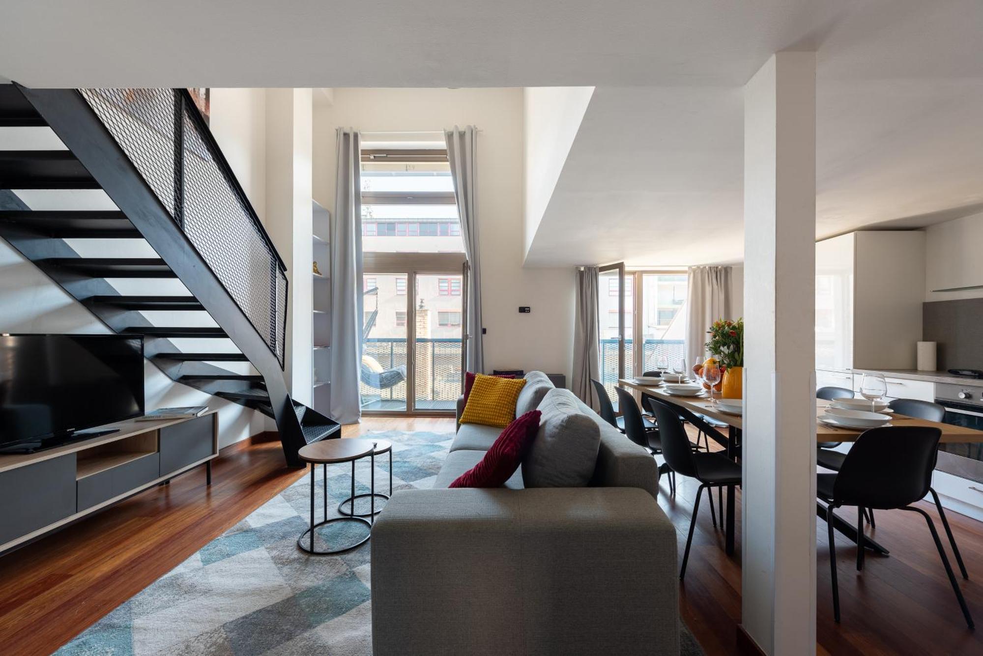 Spacious Near Karlin Square 布拉格